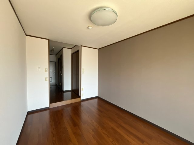 コーポエム・エヌの洋室