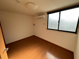 ゆったり過ごせる居間です