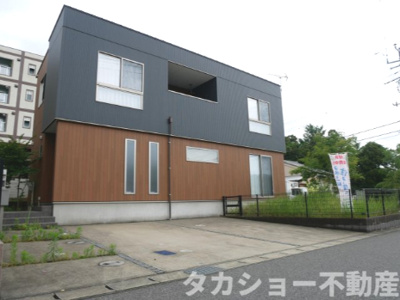 【外観】 | 市原市青葉台1丁目　中古戸建 | 東南道路の角地!!
駐車場は2台、車種によっては3台駐車可能です☆