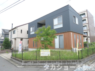 【外観】 | 市原市青葉台1丁目　中古戸建 | 東南道路の角地!!
駐車場は2台、車種によっては3台駐車可能です☆
