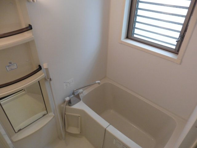 御所北エクセル三宅の浴室