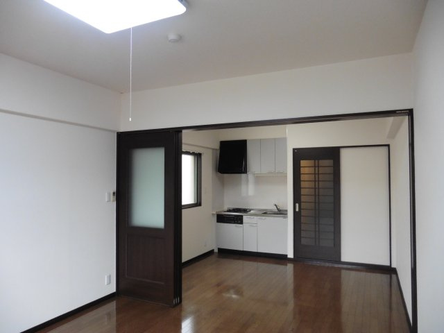 御所北エクセル三宅の居間・リビング