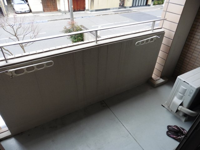 御所北エクセル三宅のバルコニー