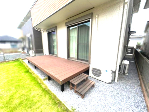 行田市藤原町～中古戸建住宅～の庭|ウッドデッキがあります
