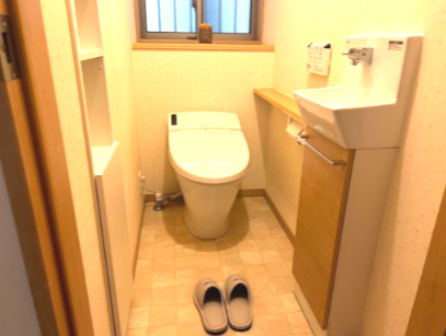 行田市藤原町～中古戸建住宅～のトイレ|タンクレストイレです。