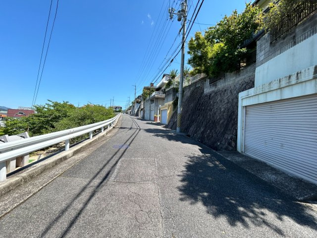 【前面道路含む現地写真】