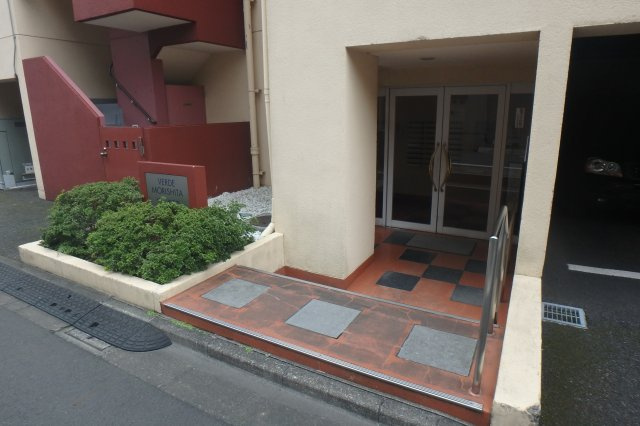 ヴェルデ森下のエントランス