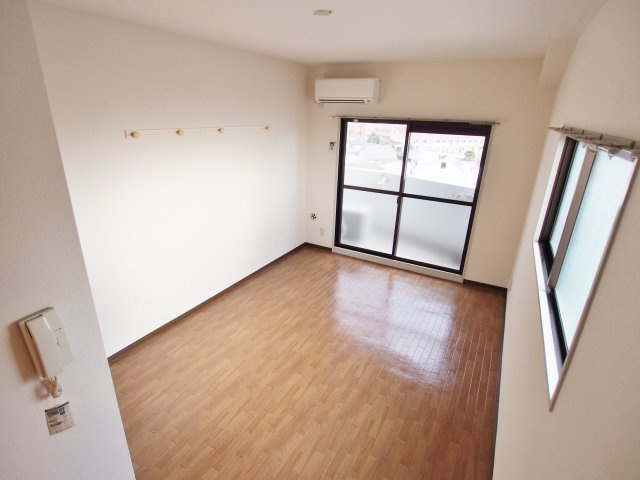 カーサ幸の洋室