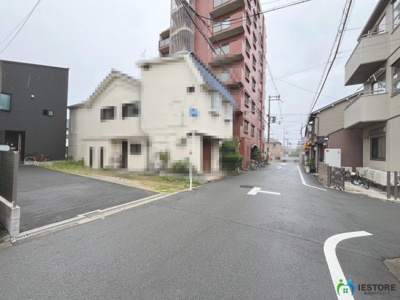 【前面道路含む現地写真】 | 万代東３丁目　中古一戸建 | 前面道路含む現地写真です