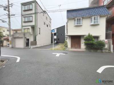 【前面道路含む現地写真】 | 万代東３丁目　中古一戸建 | 前面道路含む現地写真です