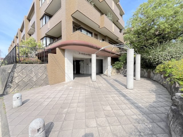 JGMヴェルデ友丘 弐番館のエントランス