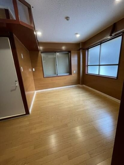 江戸川区平井２丁目のビル