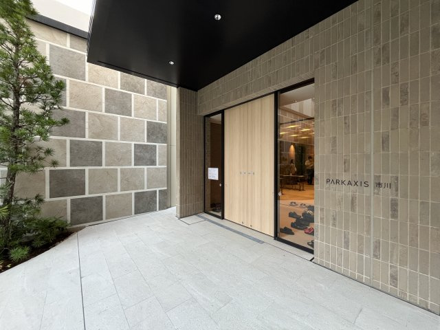 パークアクシス市川のエントランス