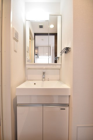 大阪市城東区新喜多２丁目の賃貸マンションの洗面所