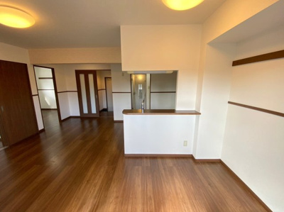【居間・リビング】 | グラード安慶名 | ※写真は反転タイプ１Ｆのお部屋になります