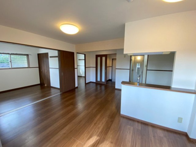 【居間・リビング】 | グラード安慶名 | ※写真は反転タイプ１Ｆのお部屋になります