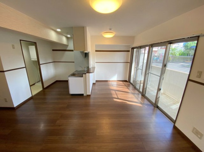 【居間・リビング】 | グラード安慶名 | ※写真は反転タイプ１Ｆのお部屋になります