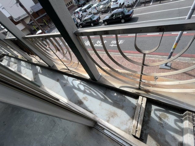 山崎ビルのバルコニー