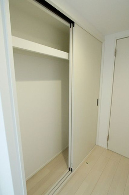 【収納】 | イル・マーレ 香住ヶ丘 | 別号室の写真になります。現況優先。