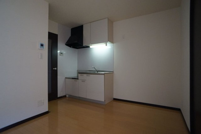 【居間・リビング】 | キミヱ別府レジデンス | 別号室の写真になります。現況優先。