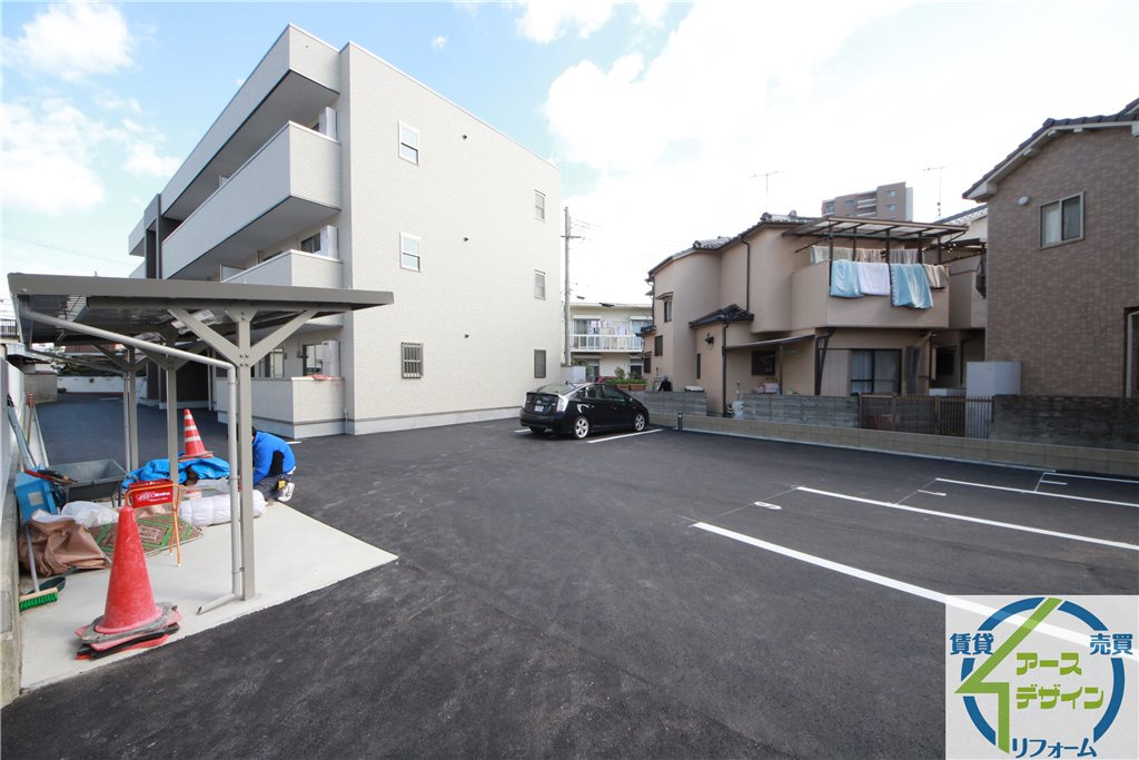 グロリアス西明石の駐車場