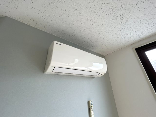 エアコン2台完備です。