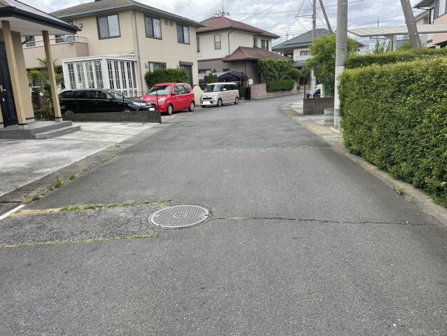 下野市緑５丁目　土地の前面道路含む現地写真