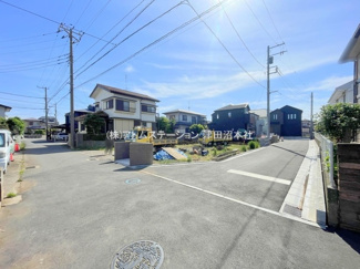 【前面道路含む現地写真】