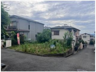 売土地　四條畷市岡山東5丁目（建築条件無し更地）の前面道路含む現地写真