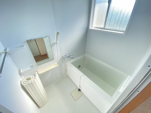 シャトレー新井の浴室