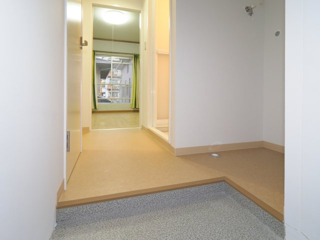 東楽ハイツの玄関