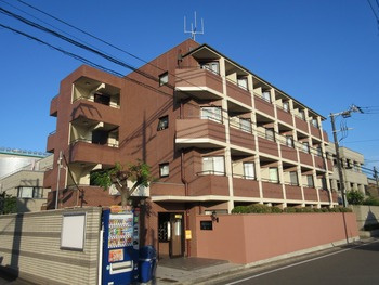 DETOM-1鴨川の外観