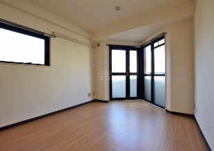 DETOM-1鴨川の居間・リビング