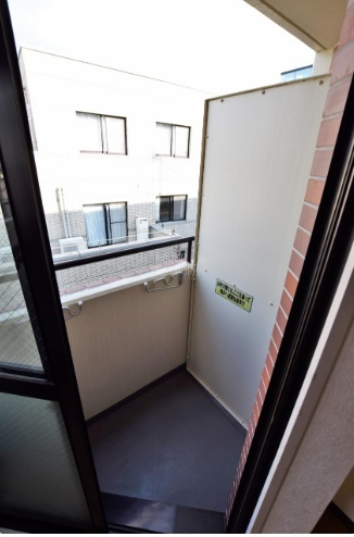 DETOM-1鴨川のバルコニー