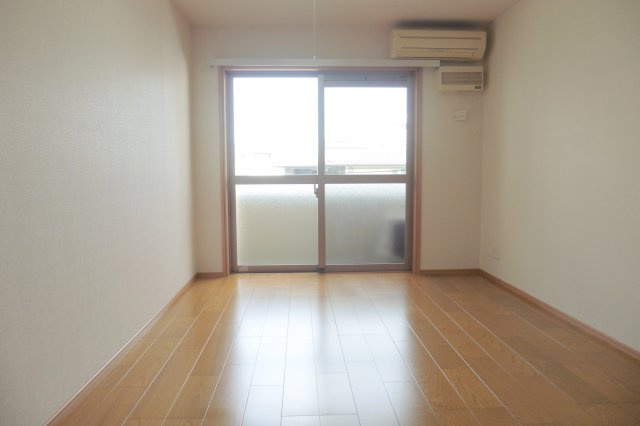 エフ・エフコーポの居間・リビング