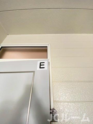 ジョイフルハイツの玄関