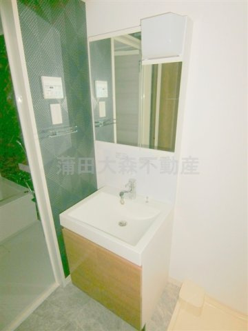 K-residence蒲田の洗面所|2面鏡の独立洗面台