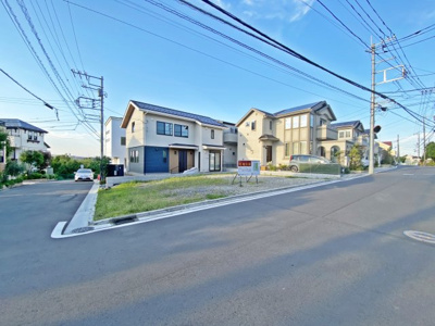 【前面道路含む現地写真】