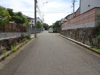 【前面道路含む現地写真】