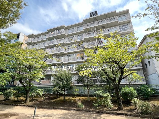 錦糸町ガーデニア　2階　リ　ノベーション済の外観|専用庭は大横川親水公園に面し、半永久的に明るく眺めがよいお部屋です。