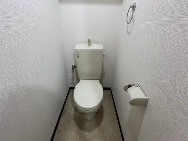 ラ・メゾン輝|名古屋市の賃貸ならMy賃貸のトイレ|La Maison 輝　※左右反転