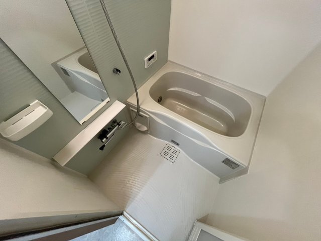 ラ・メゾン輝|名古屋市の賃貸ならMy賃貸の浴室|La Maison 輝　※左右反転