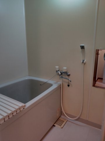 メゾン御所北の浴室