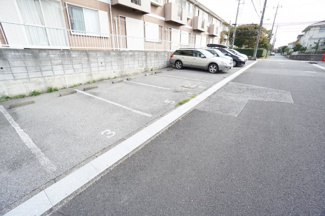 【駐車場】