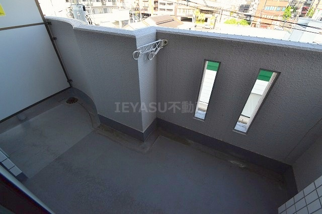 広島市西区南観音６丁目の賃貸マンションのバルコニー