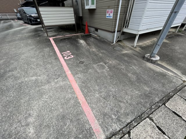 ハイツサンフラワーの駐車場