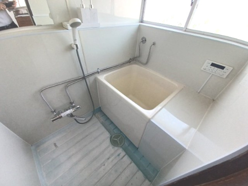 ホワイトヘリテージの浴室