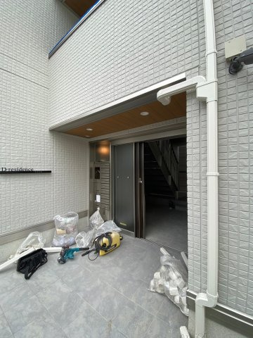 D-residence茨木水尾のエントランス
