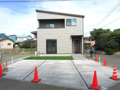 【駐車場】 | エンゼルハウス甲斐市竜王① | 駐車場があるので、車を買う予定の方も安心です