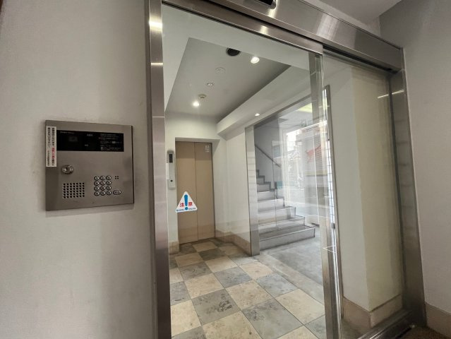 ソレアードカーサのエントランス|清潔なエントランスです